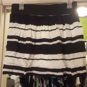 Forever 21 black and white skirt